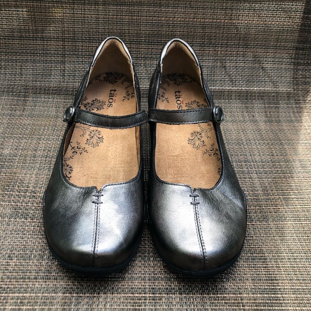 Toe’s Women’s Black Slip on shoe